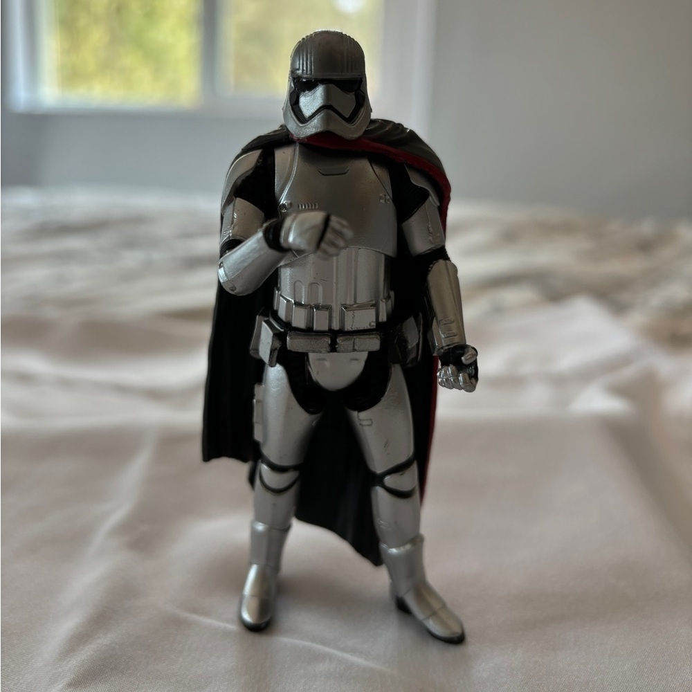 Disney Star Wars Elite Series Die-Cast Captain Phasma 7" Action figure
